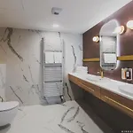 Royal Tulip Centre 4*