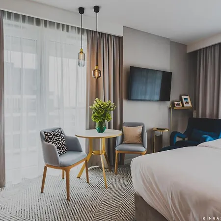 Royal Tulip Centre Aparthotel 5*