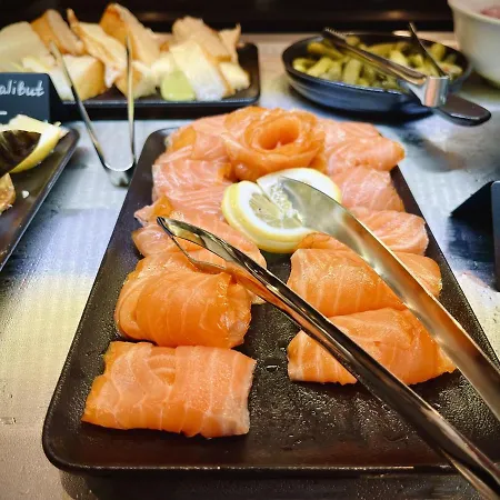 Royal Tulip Centre 4*