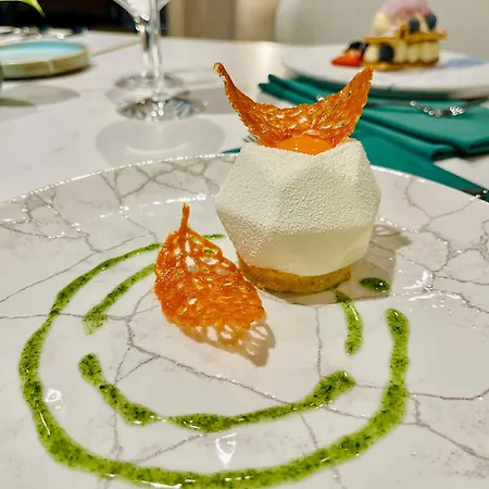 Royal Tulip Centre 5*