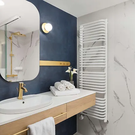 Royal Tulip Centre Aparthotel 4*