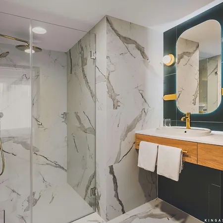 Royal Tulip Centre Aparthotel 4*