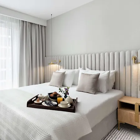 Royal Tulip Centre Aparthotel 4*