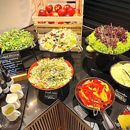 Royal Tulip Centre Aparthotel 4*