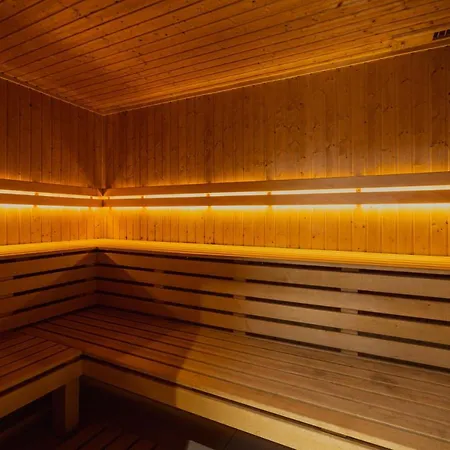 Royal Tulip Centre شقة فندقية 4*